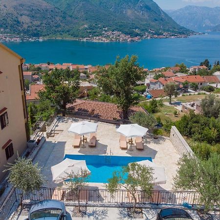 Our Sunset Apartments With Pool And Sea View Kotor Eksteriør bilde