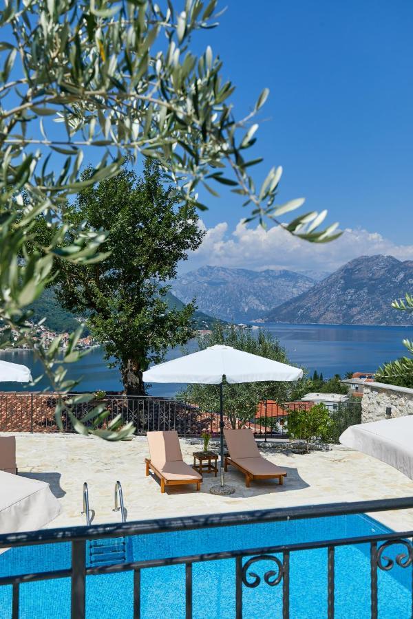 Our Sunset Apartments With Pool And Sea View Kotor Eksteriør bilde