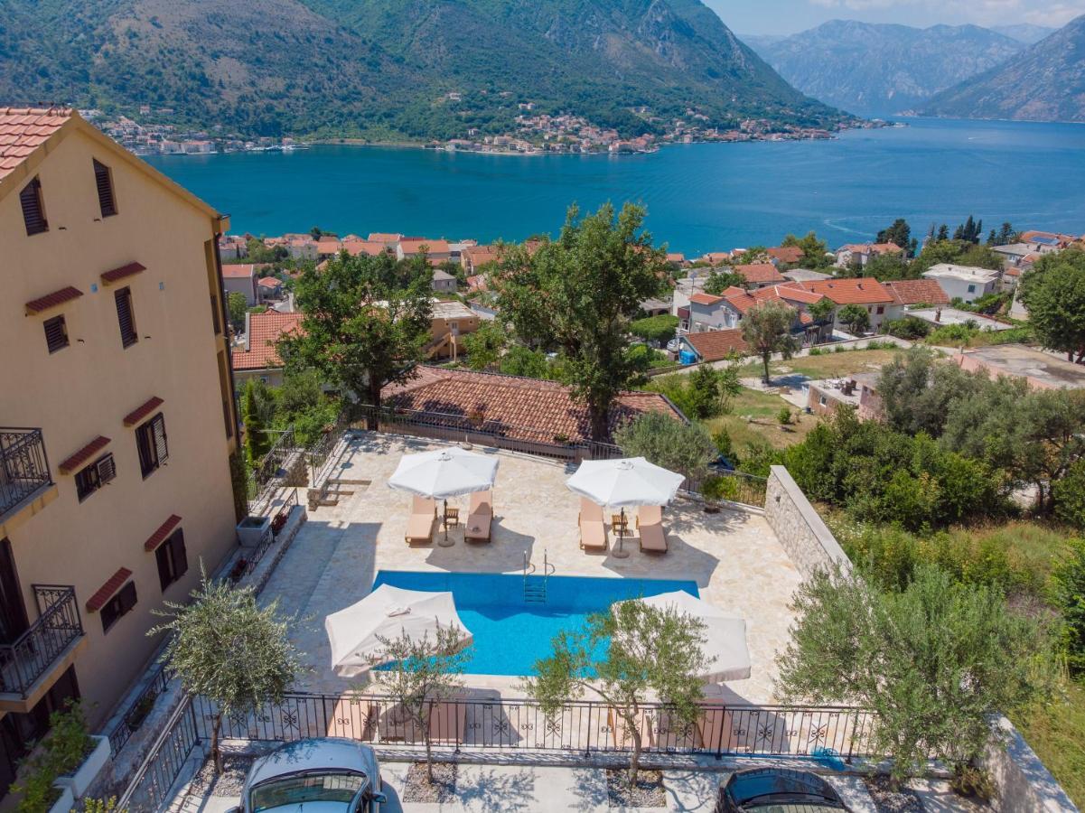 Our Sunset Apartments With Pool And Sea View Kotor Eksteriør bilde