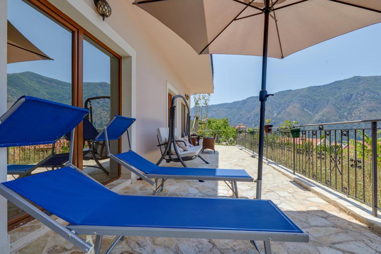 Our Sunset Apartments With Pool And Sea View Kotor Eksteriør bilde
