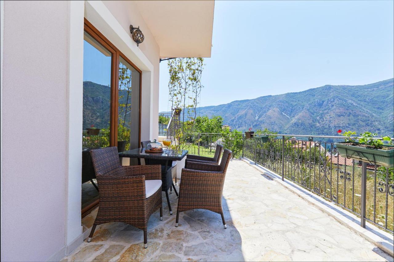 Our Sunset Apartments With Pool And Sea View Kotor Eksteriør bilde