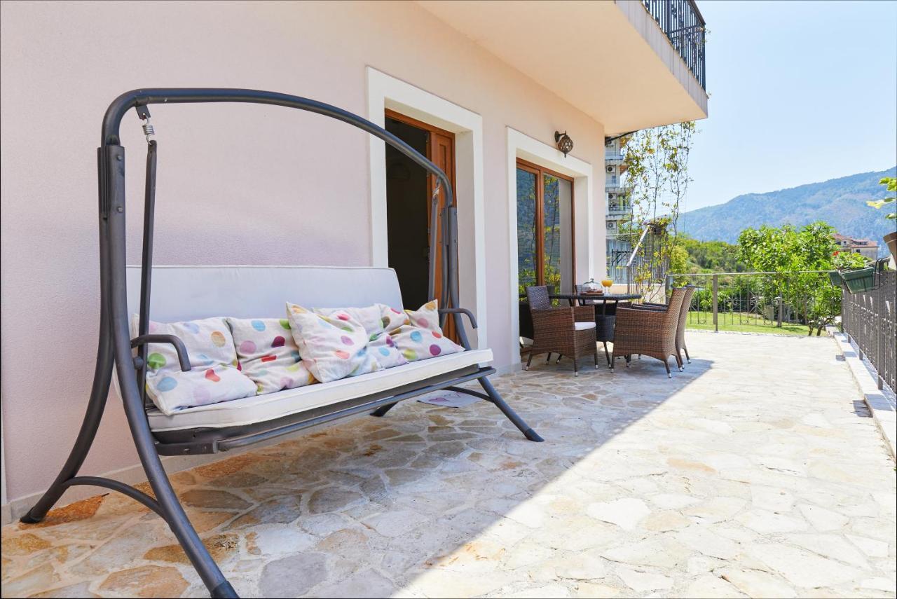 Our Sunset Apartments With Pool And Sea View Kotor Eksteriør bilde
