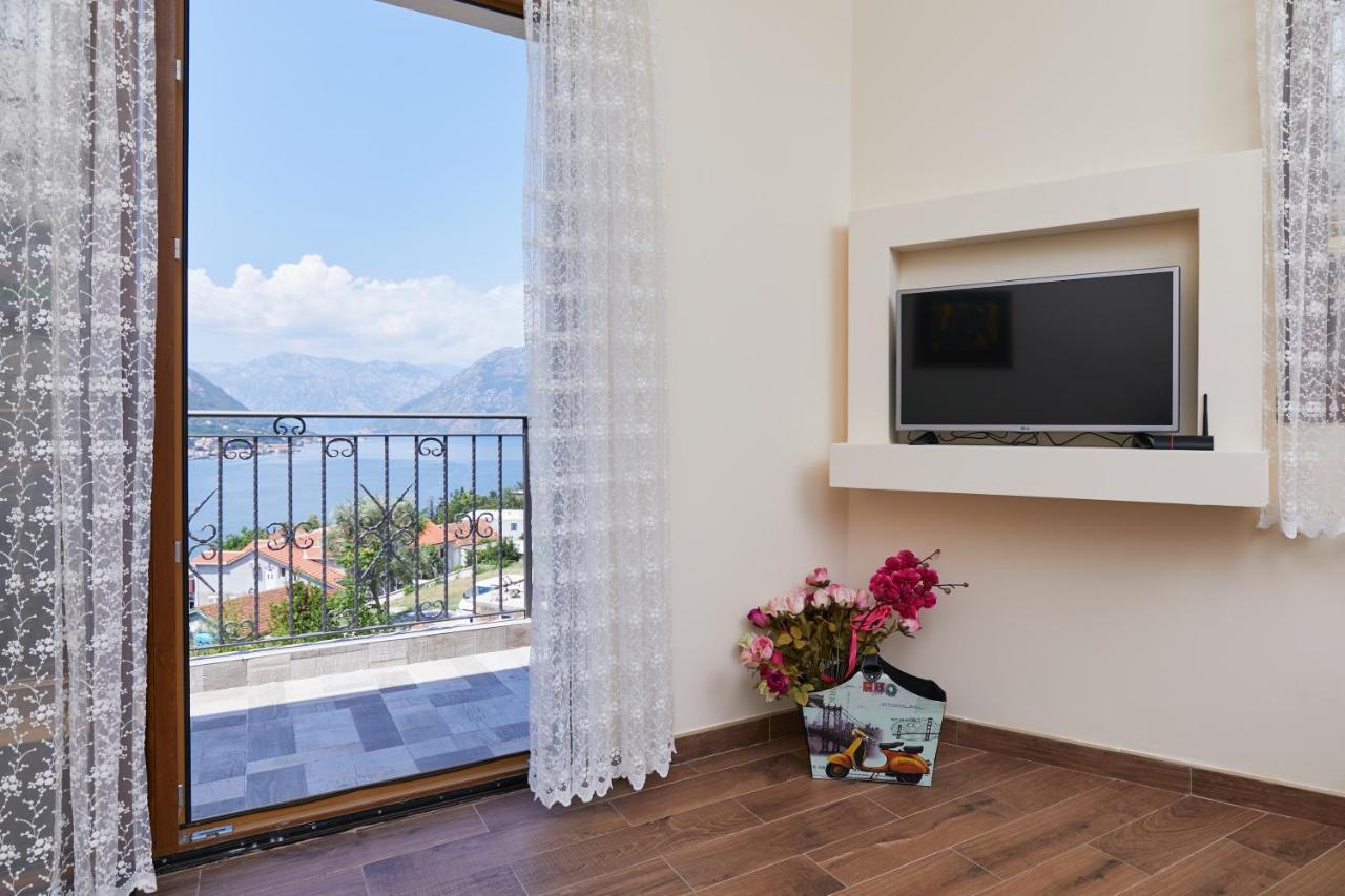 Our Sunset Apartments With Pool And Sea View Kotor Eksteriør bilde