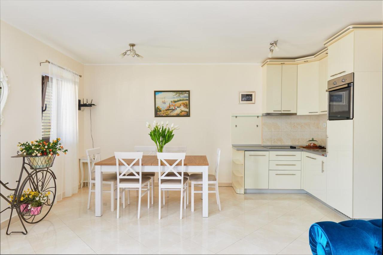 Our Sunset Apartments With Pool And Sea View Kotor Eksteriør bilde